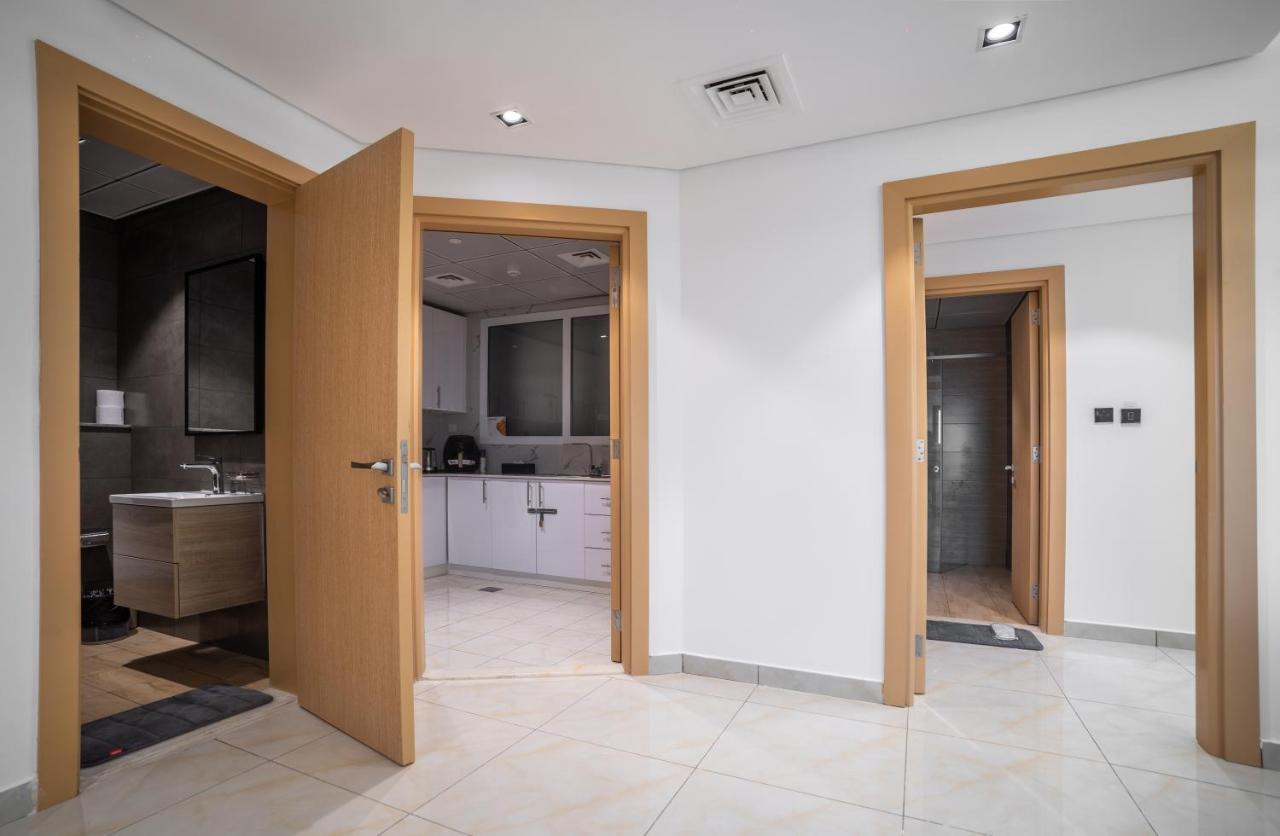 Sky View Tower Apartments Dubai Buitenkant foto