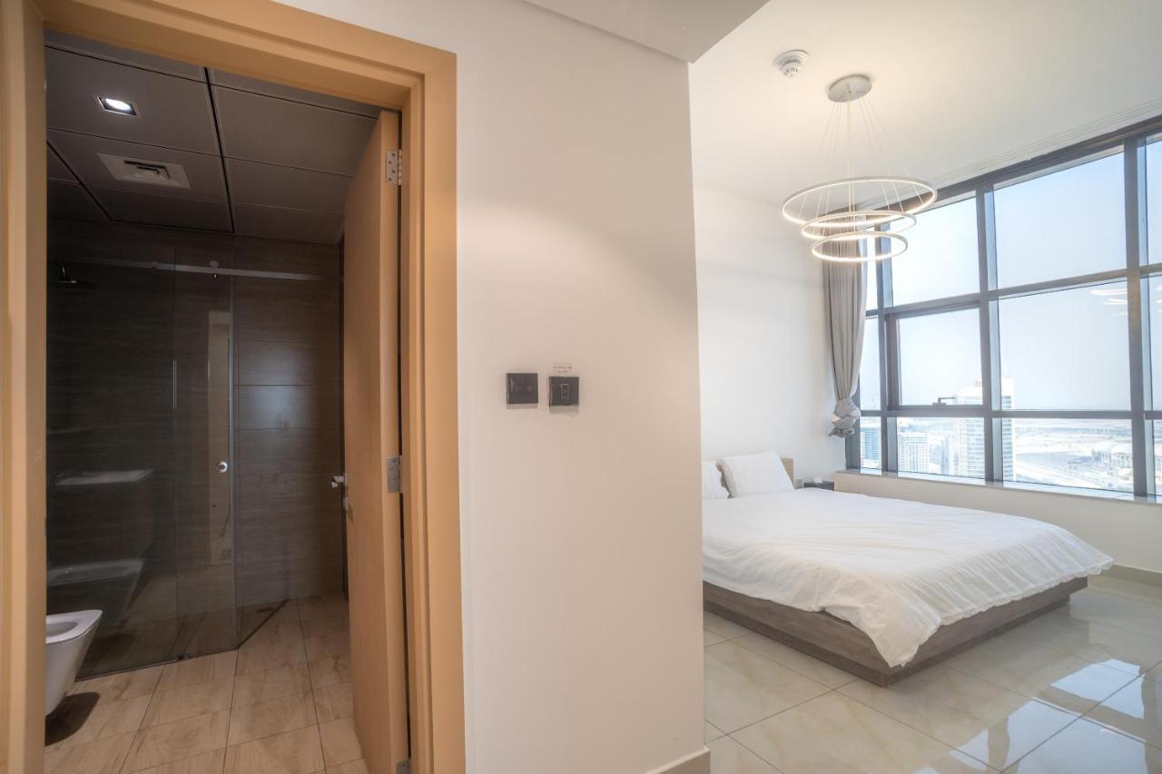 Sky View Tower Apartments Dubai Buitenkant foto