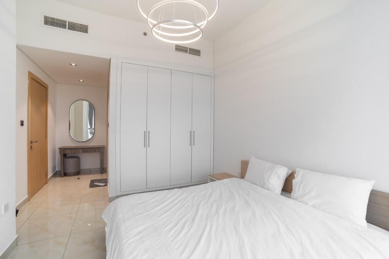 Sky View Tower Apartments Dubai Buitenkant foto